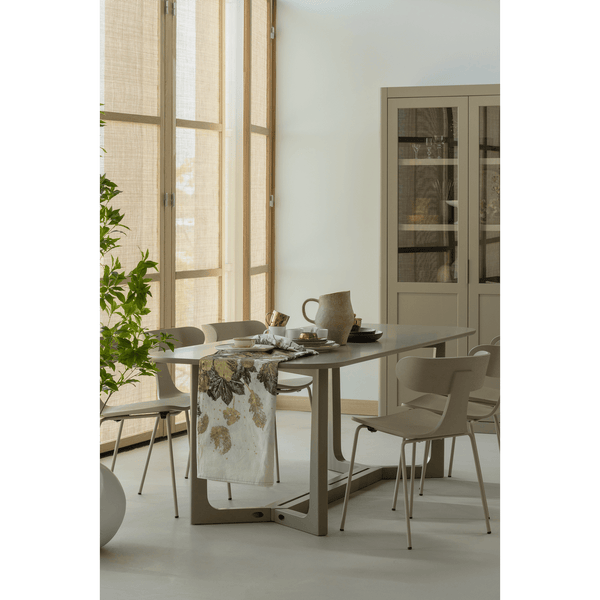 FORM HOUTEN STOEL MET METALEN POOT ZAND (set of 2)