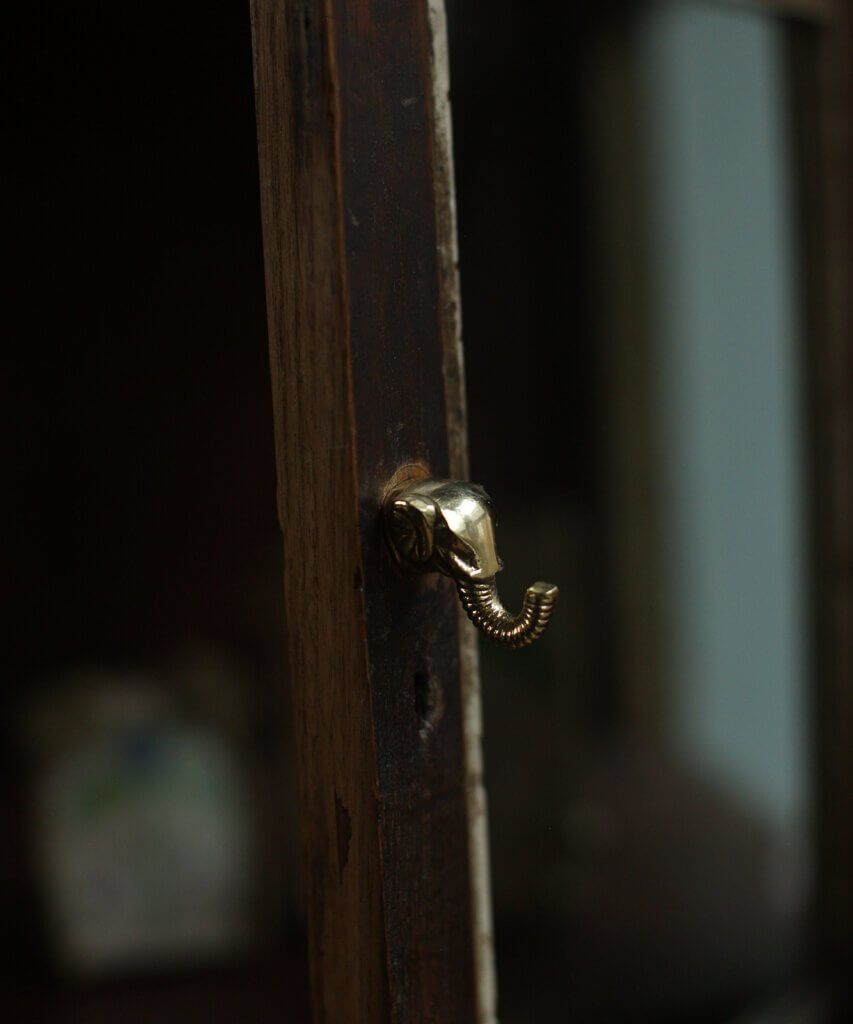 Susy Elephant Knob