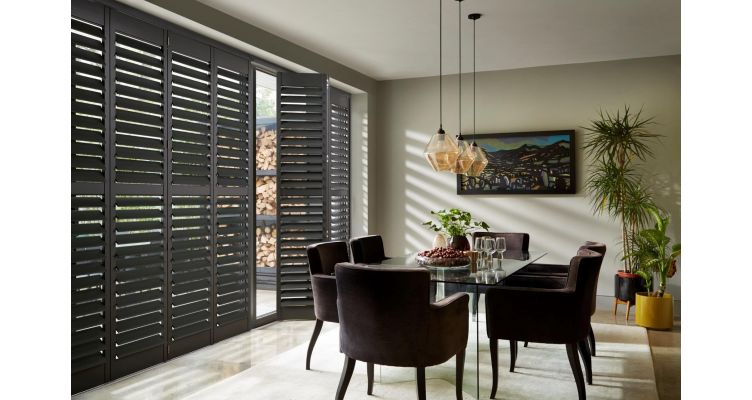 Zwarte shutters