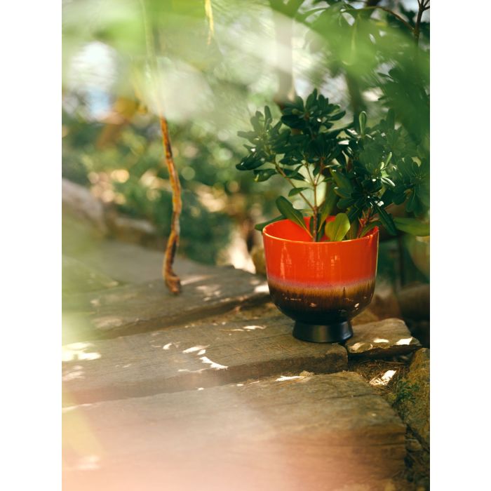 Retro flower pot cherry red